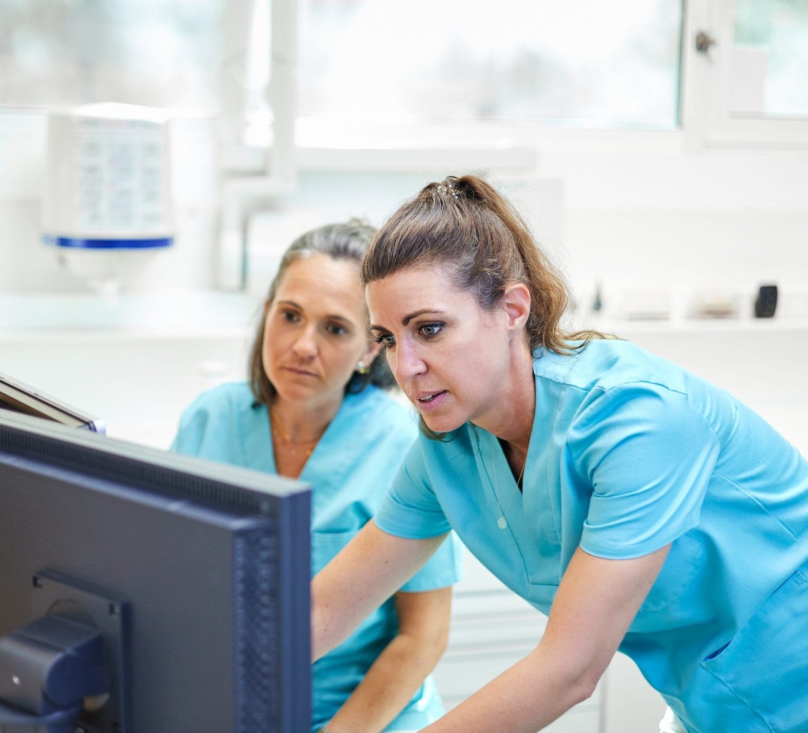 Apprentice Dental Nurses training online